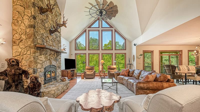 Interior of home at Lake Anna, Virginia: Poplar Pass.