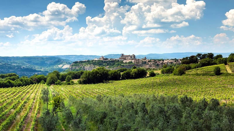 The town of Orvieto sits on its grand stone throne a thousand feet above the valley floor. CREDIT. Dominic Arizona Bonuccelli, Rick Steves’ Europe.